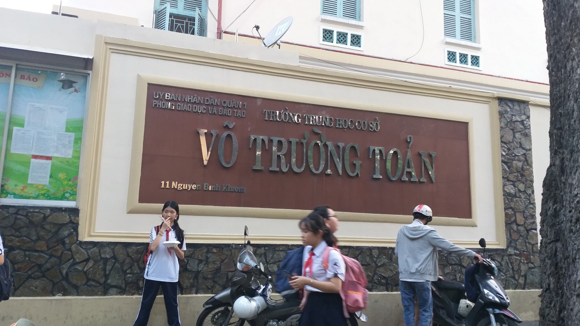 Trường THCS Võ Trường Toản
